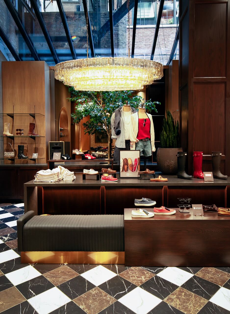 Abercrombie_Flagship_inside