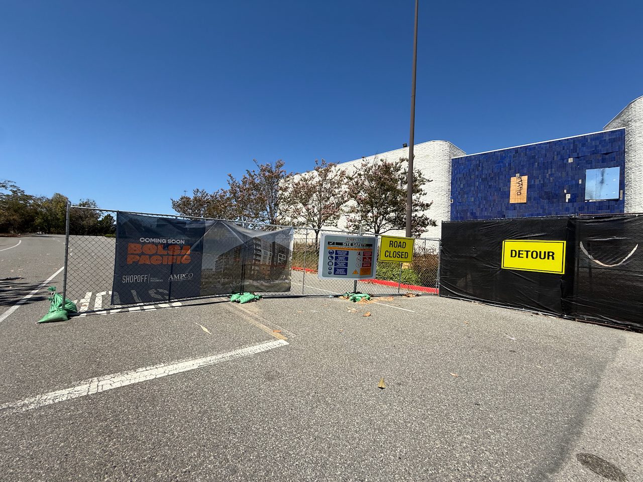 The shuttered Westminster Mall in Orange County, California. Photo by Retail TouchPoints. 